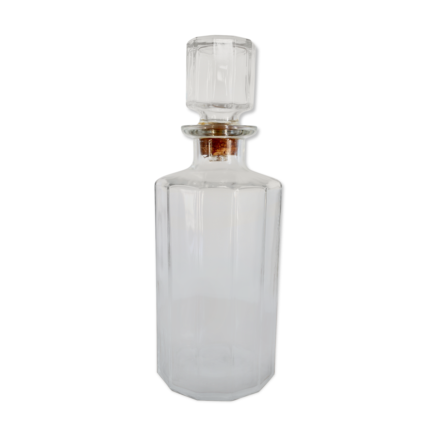 Round whiskey carafes