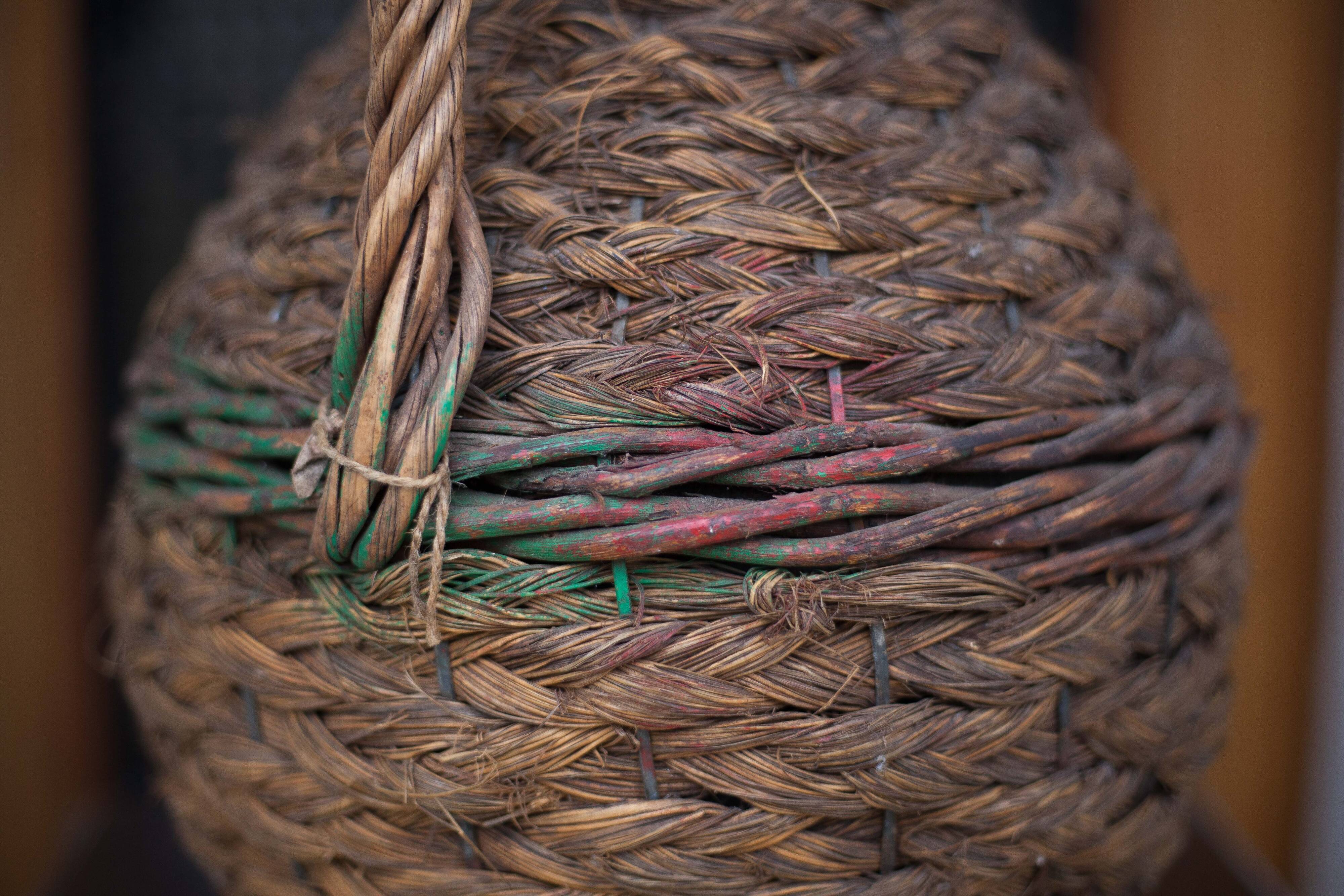 Lady Jeanne bottle, green glass bottle dressed in straw and wicker weaving, carboy, decorative v