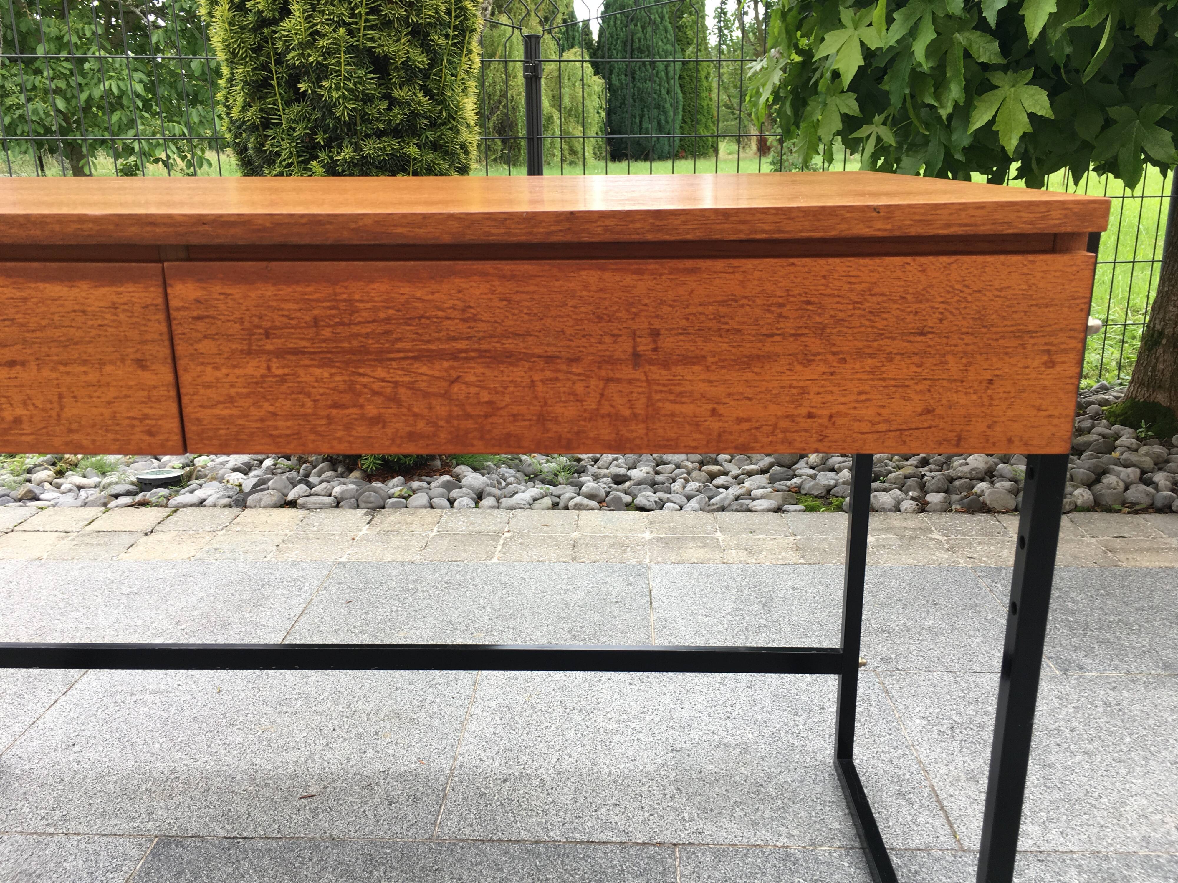 Minimalist design desk 70s