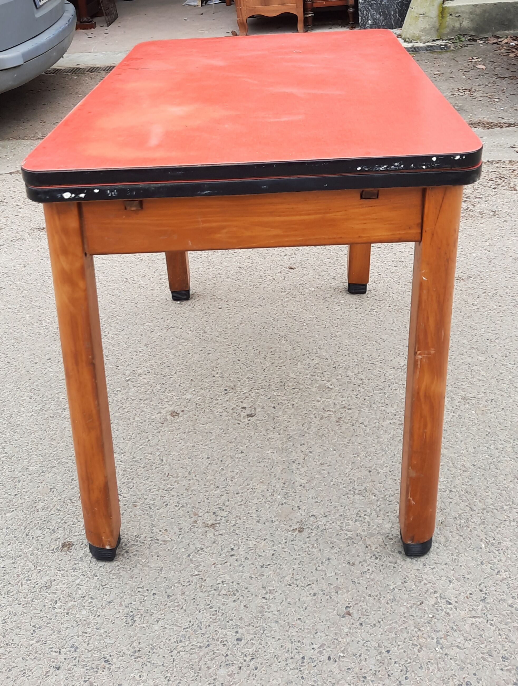 Table de cuisine vintage
