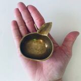 Apple-shaped pocket ashtray