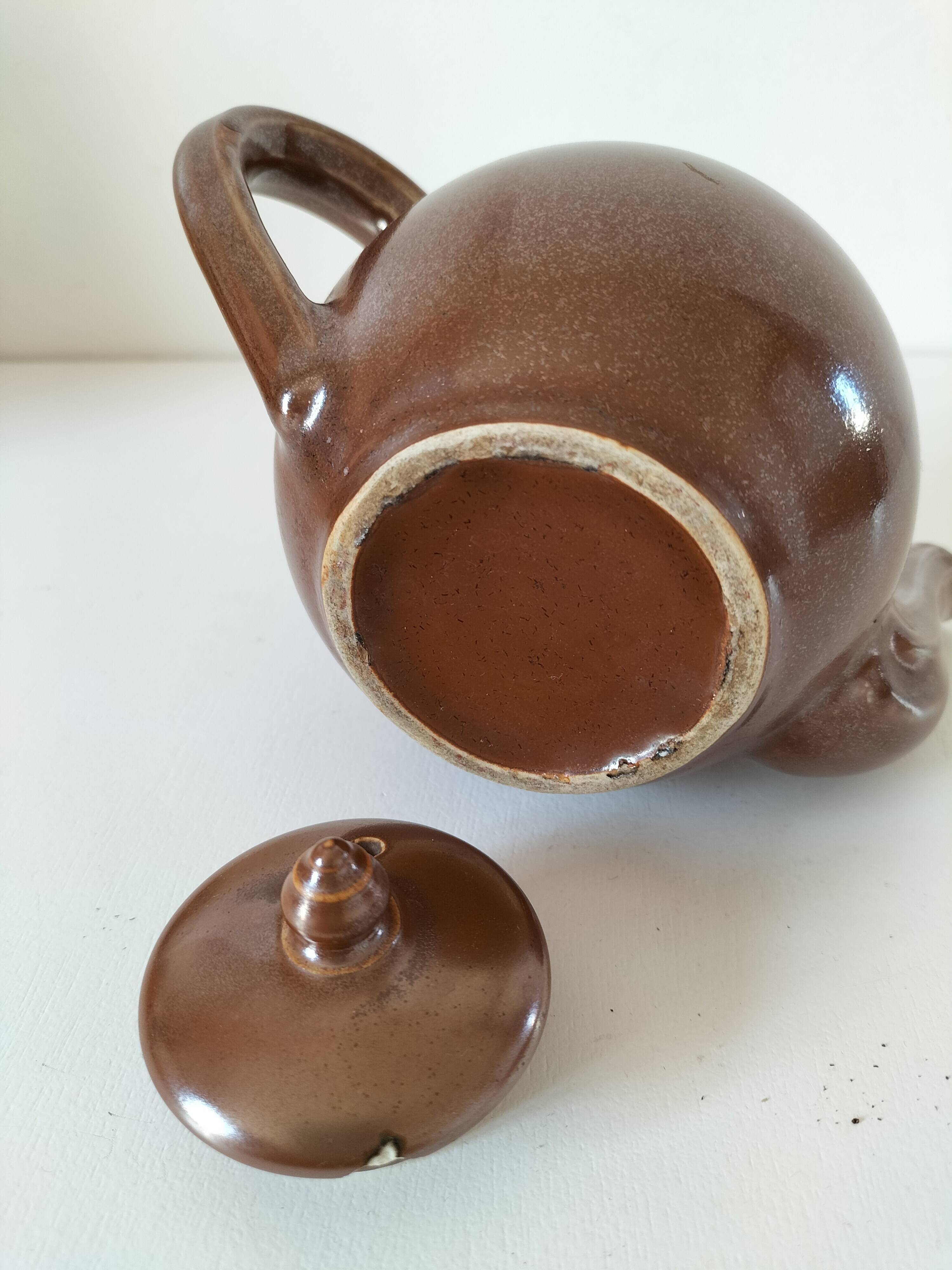 Small stoneware "selfish" teapot
