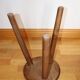 Paire de tabourets tripodes en bois teinté