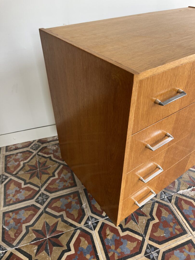 Vintage chest of drawers