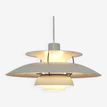PH5 pendant light produced by Louis Poulsen and designed by Poul Henningsen