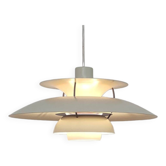 PH5 pendant light produced by Louis Poulsen and designed by Poul Henningsen