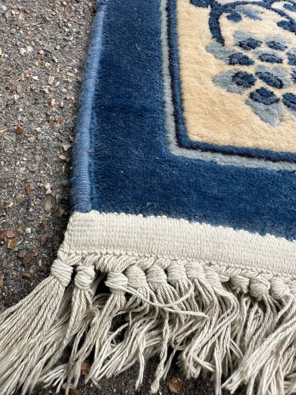 Large Chinese wool rug 200 x 310 cm — Blue & beige (Beijing style)