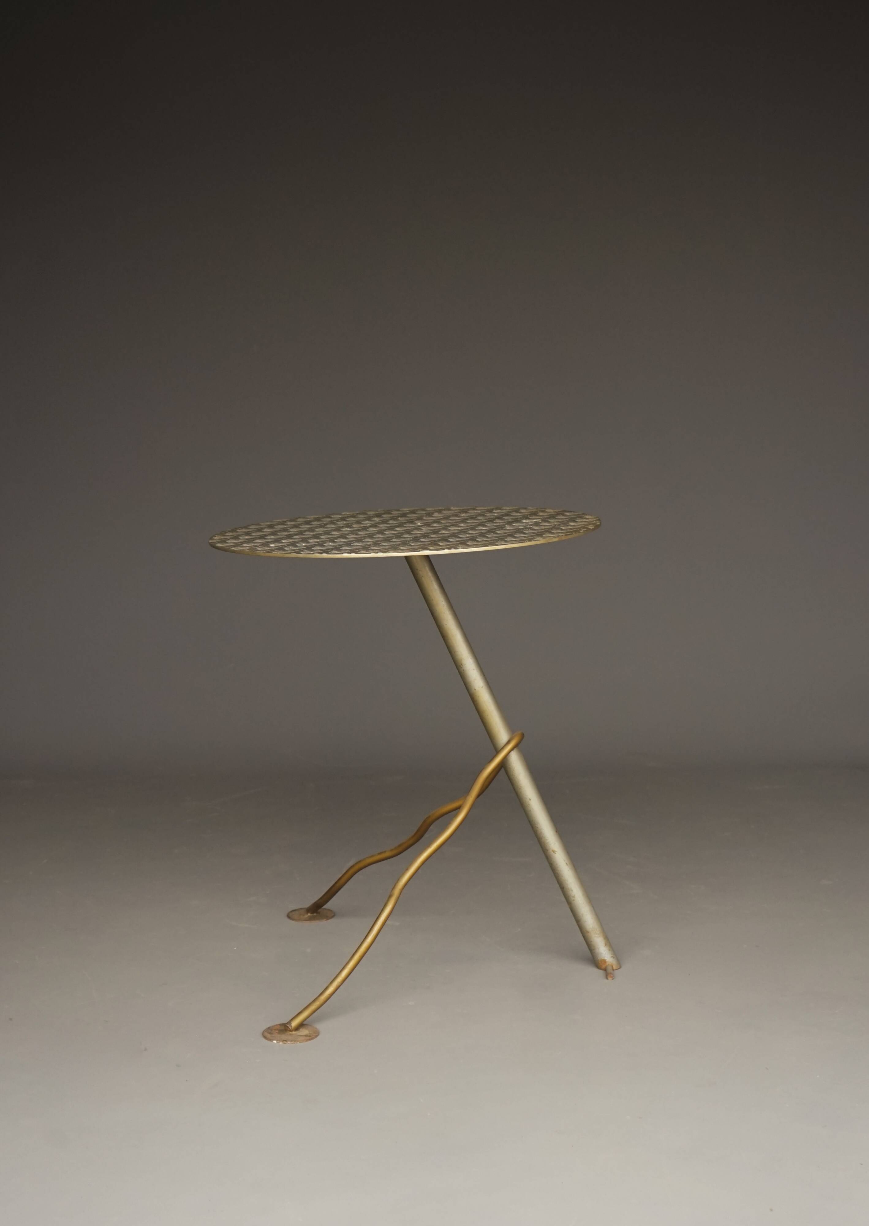 Table de jardin industrielle postmoderne en métal, années 1980