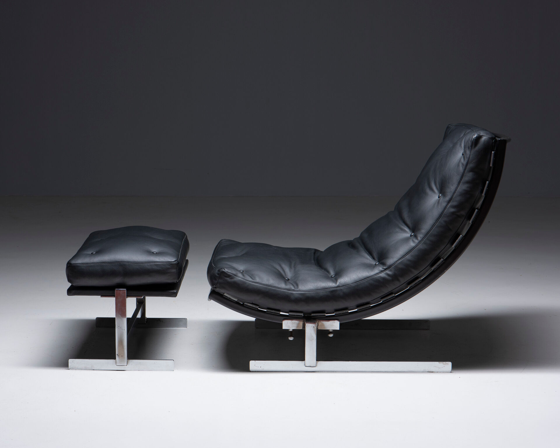 Fauteuil aved pouf de Roger de Winter, années 1960, Belqique