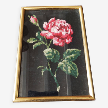 Tapisserie vintage encadrée rose fond noir