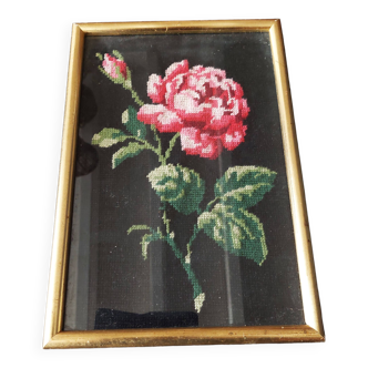 Tapisserie vintage encadrée rose fond noir