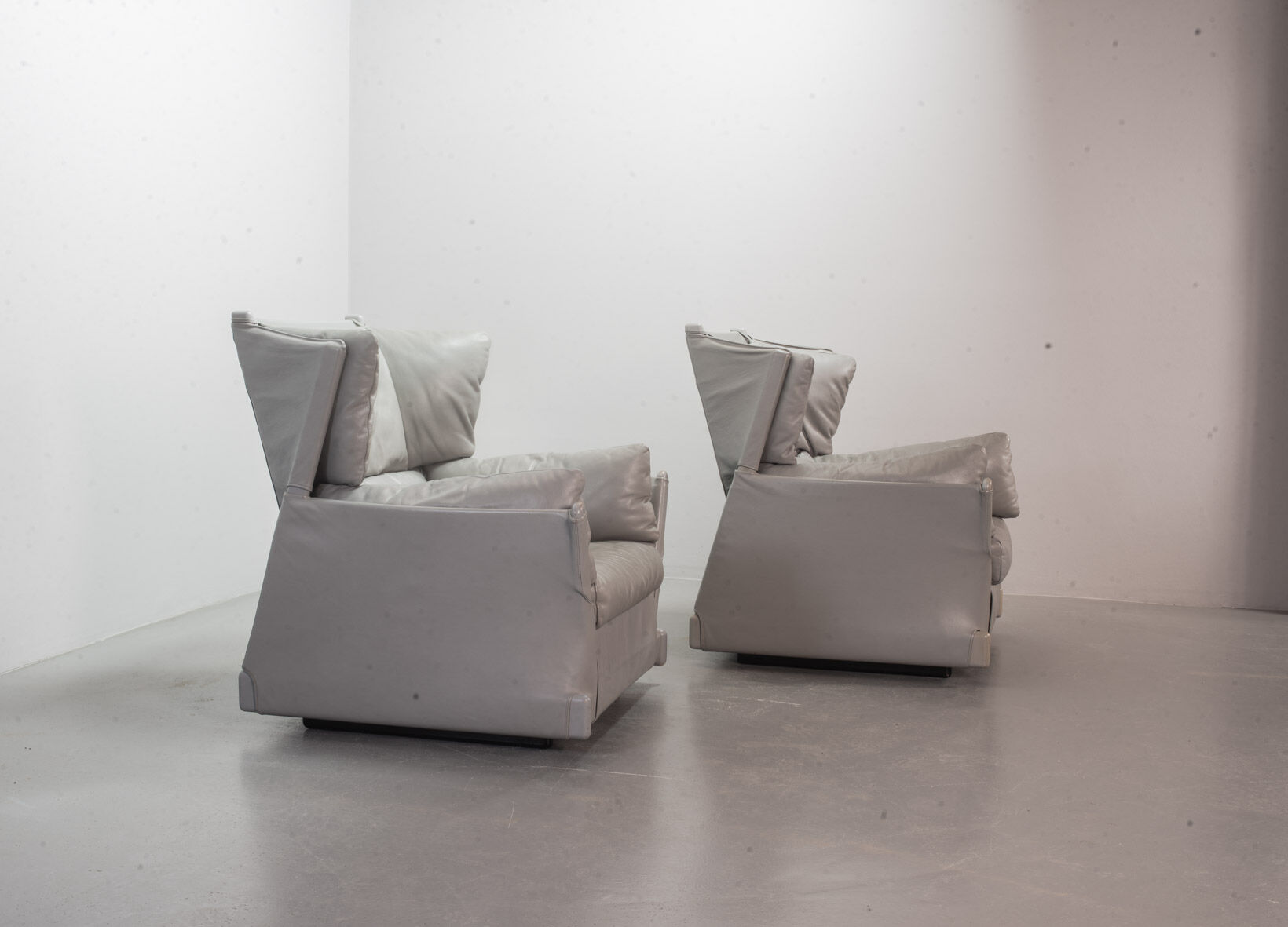 Cassina Lounge Chairs 'Viola d'Amore' by Piero de Martini & Footstool 1970s