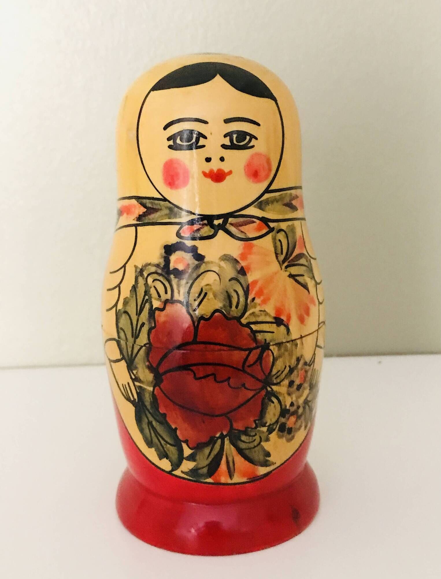 Traditional vintage Russian Matryoshka dolls series of 6