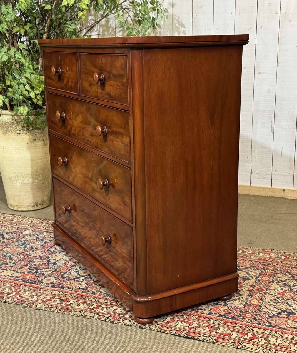 Commode anglaise Victorienne XIXème en acajou