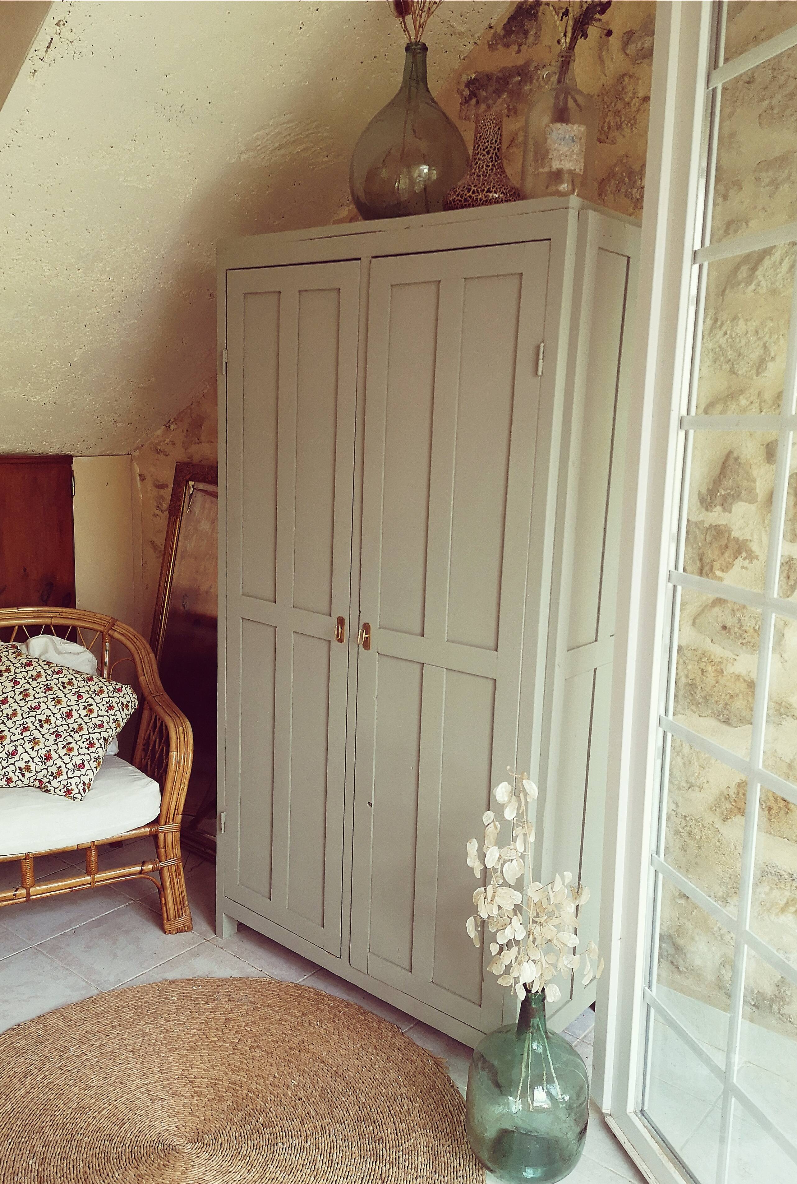 Armoire parisienne