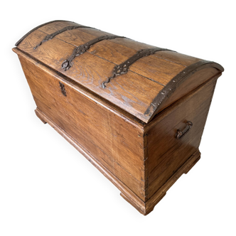 Grand coffre de rangement antique en chêne