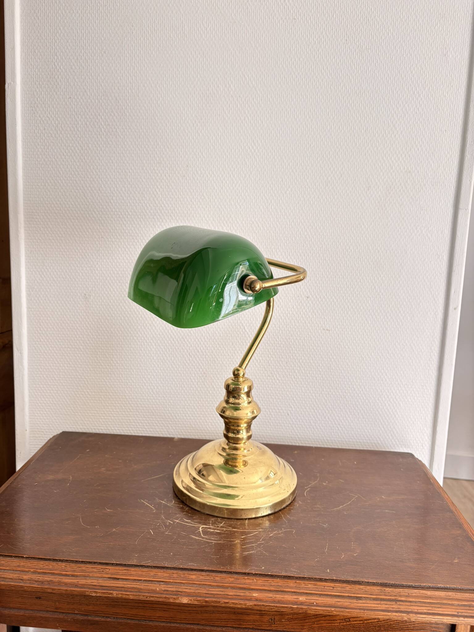 Ancien Lampe Notaire Banquier Bureau Opaline Vert Laiton Doré