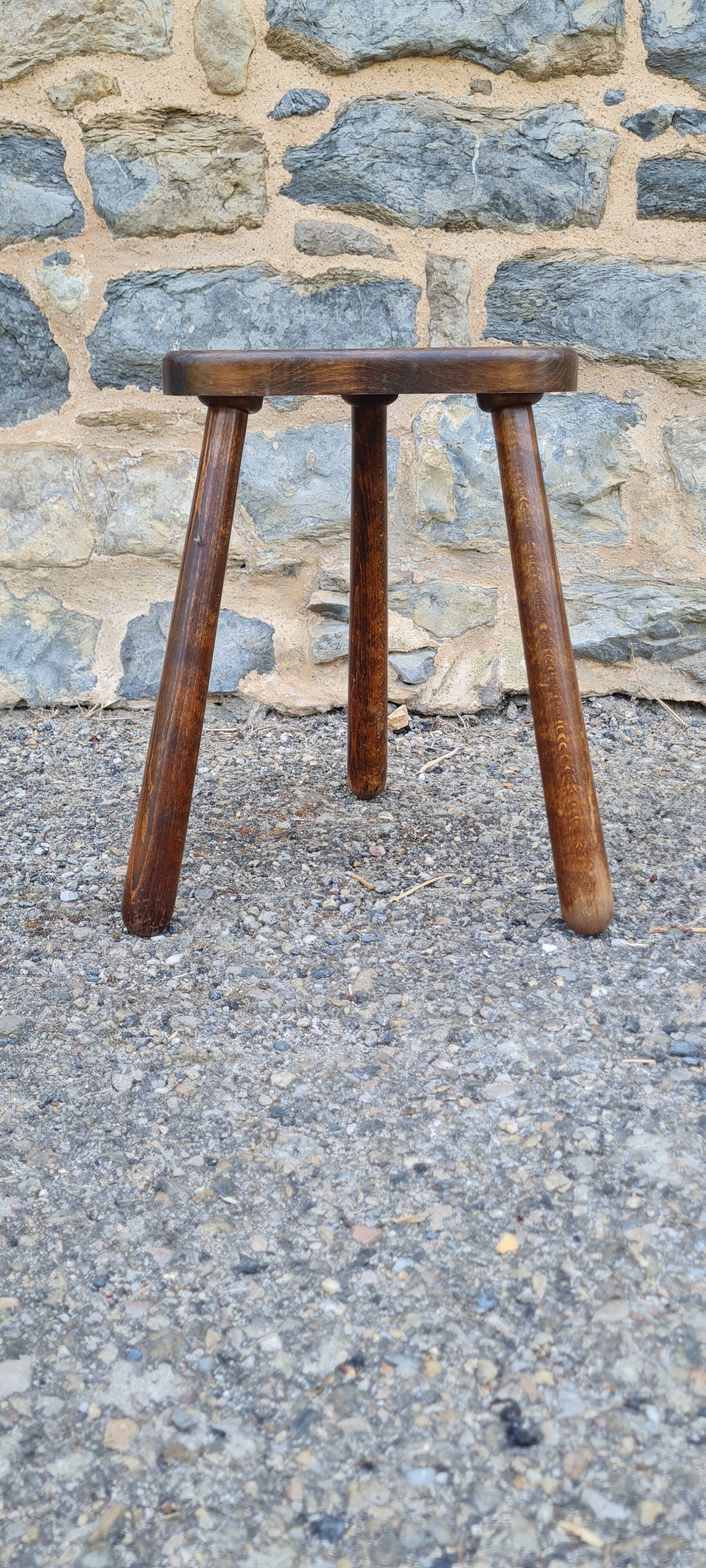 Tripod stool