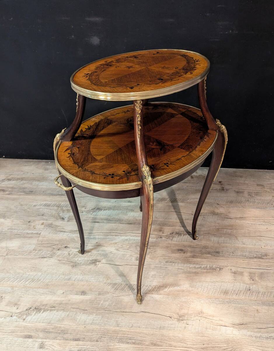 Louis XV style tea table – Marquetry and gilded bronze