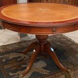 Circular table in light mahogany and leather base claw English style