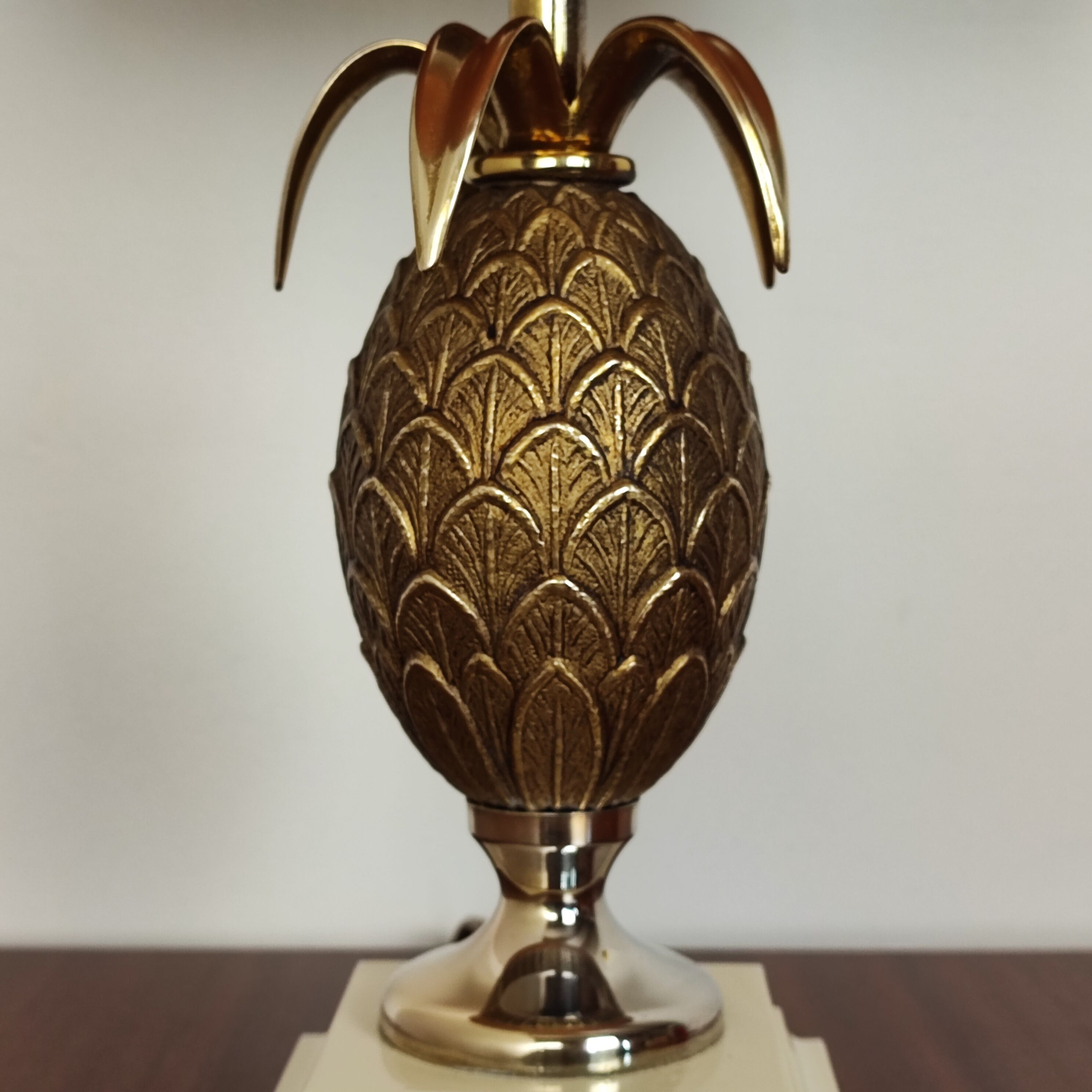 Pineapple lamp 80'