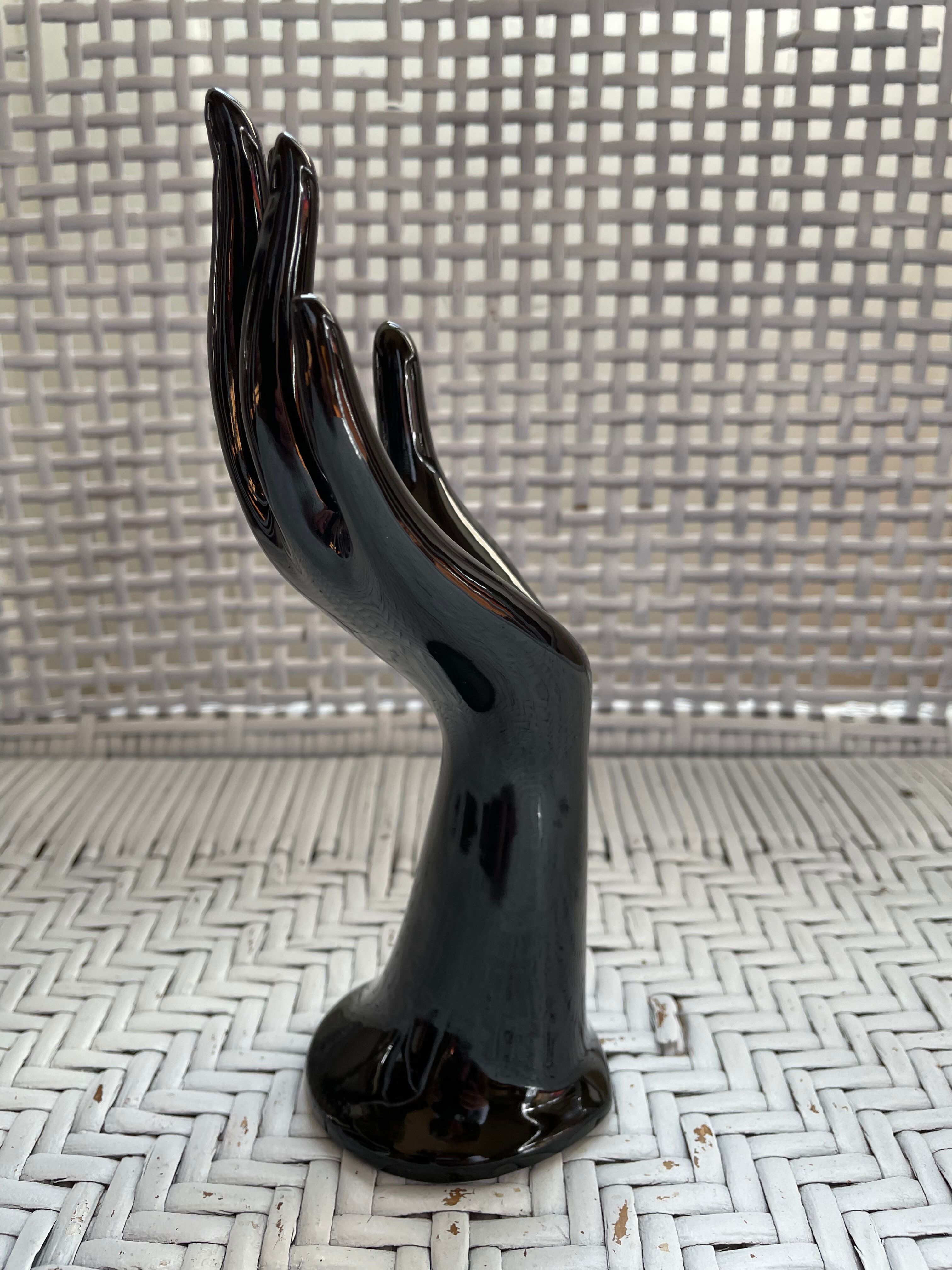 Hand baguier soliflore