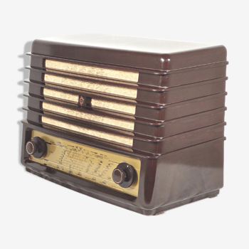 Vintage Bluetooth radio: Siera from 1942