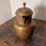 Cafetière en cuivre martelé signée Aug. Dannhauer, Genève – 3/4 L