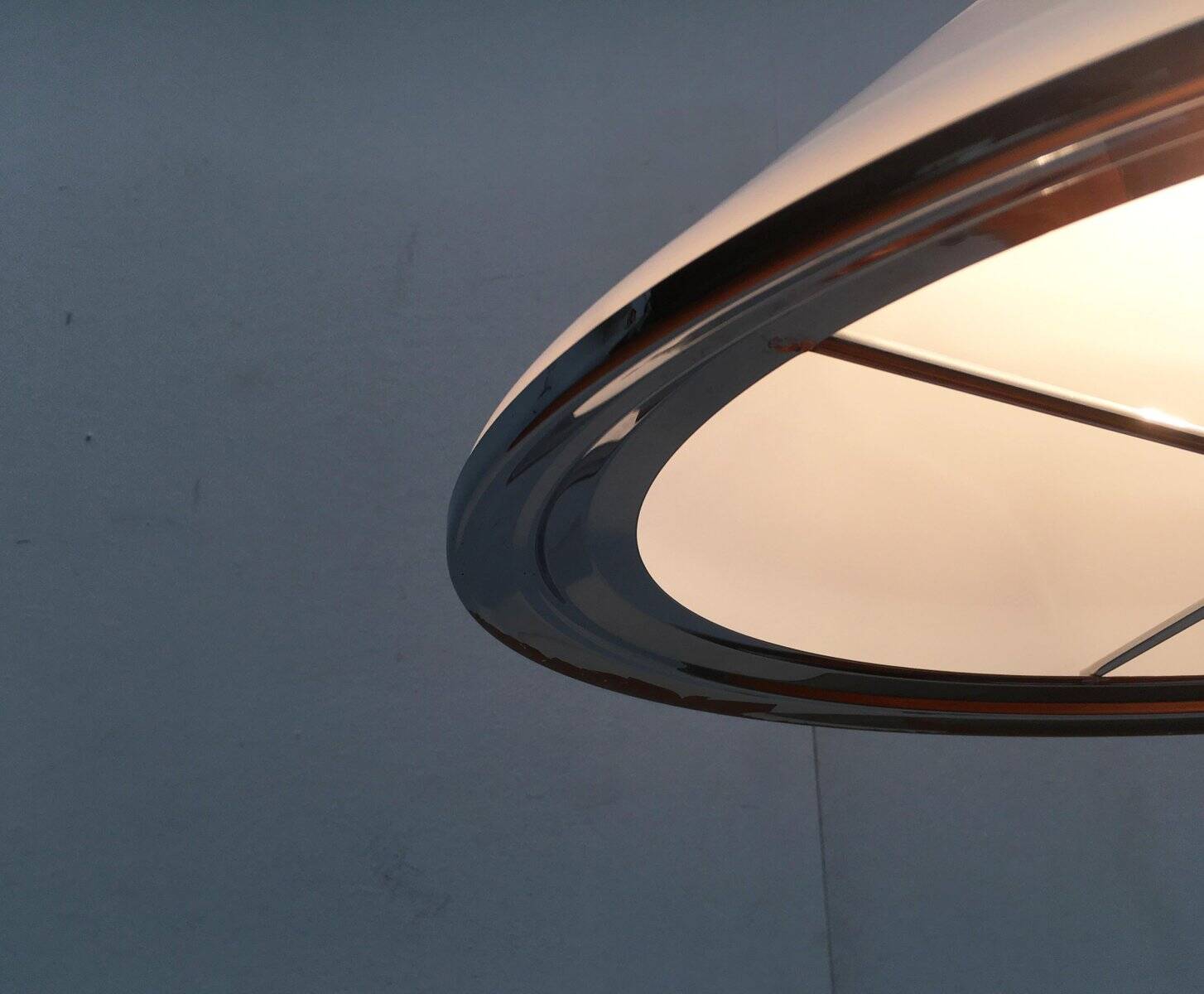 Elpis 4035 vintage Italian table lamp by Guzzini