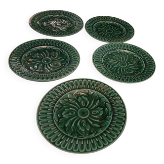 5 assiettes vertes anciennes faience barbotine