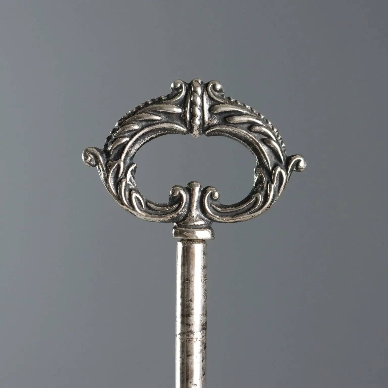 Antique Florentine lamp in silver with floral decoration, Italy, 20th century