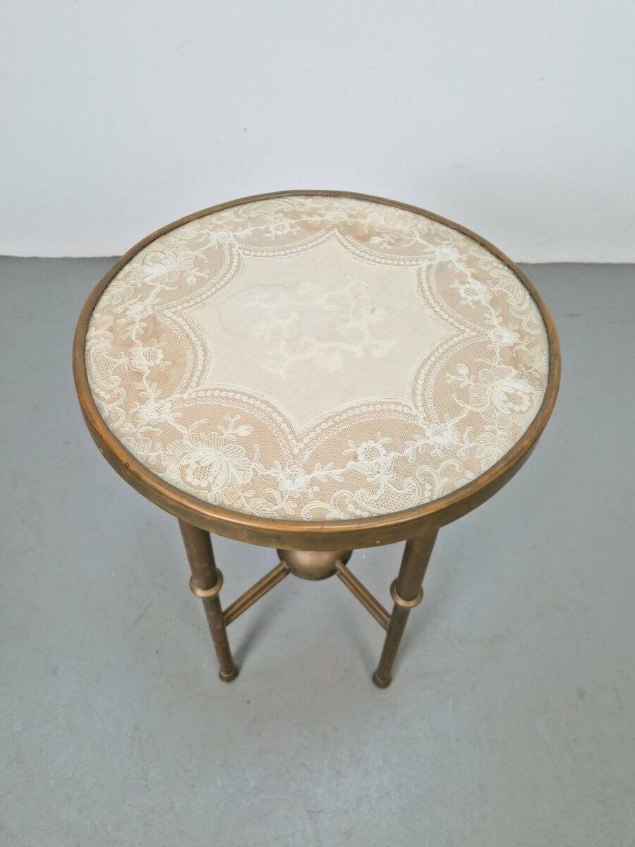 Table d'appoint ronde en cuivre Art Déco par P. Cool, 1933