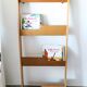 Bibliothèque murale en bois clair vintage
