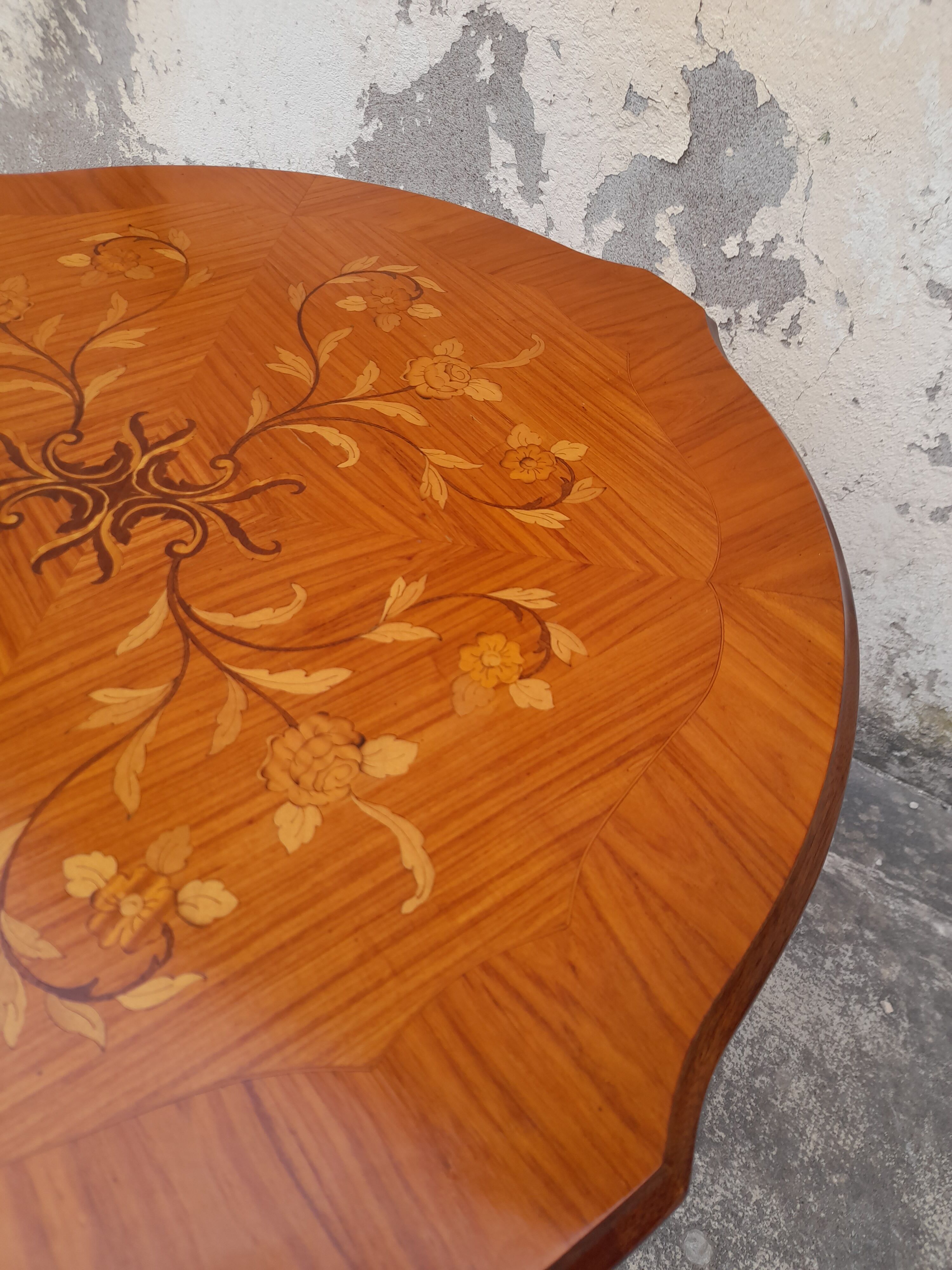 Table basse style Louis XV en bois de rose