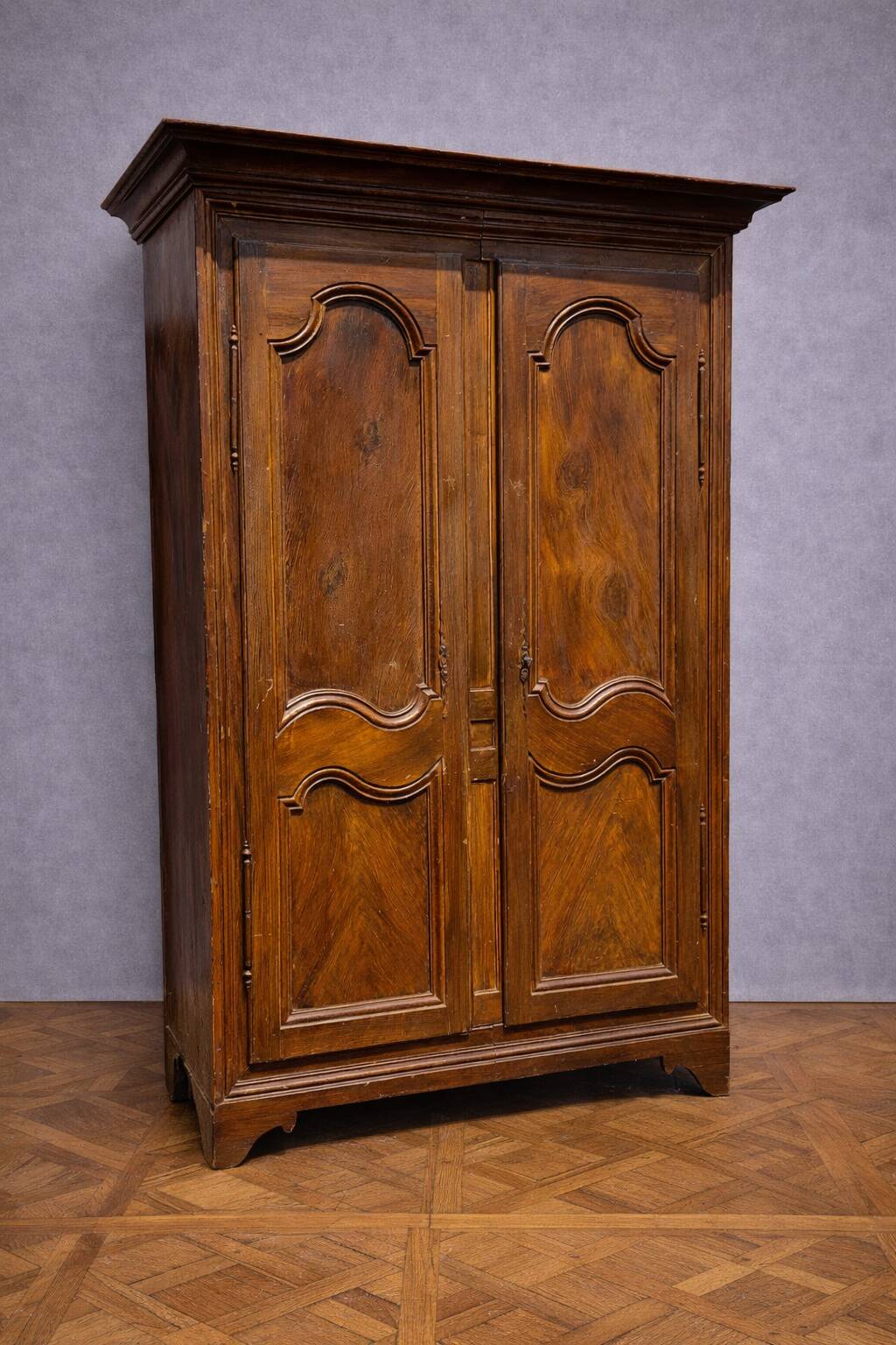 Antique solid wood wardrobe painted – Rustic/classic style