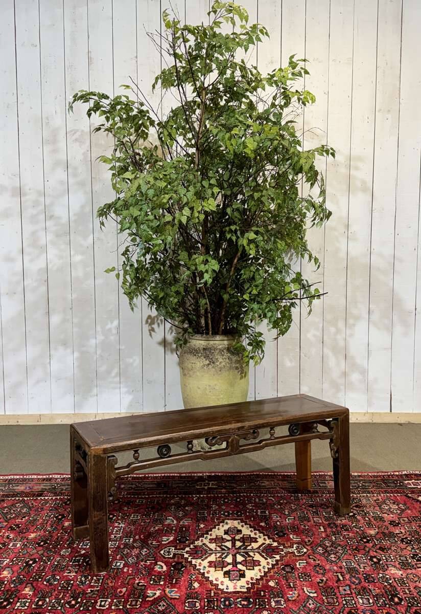 Table basse chinoise en teck et orme des années 80