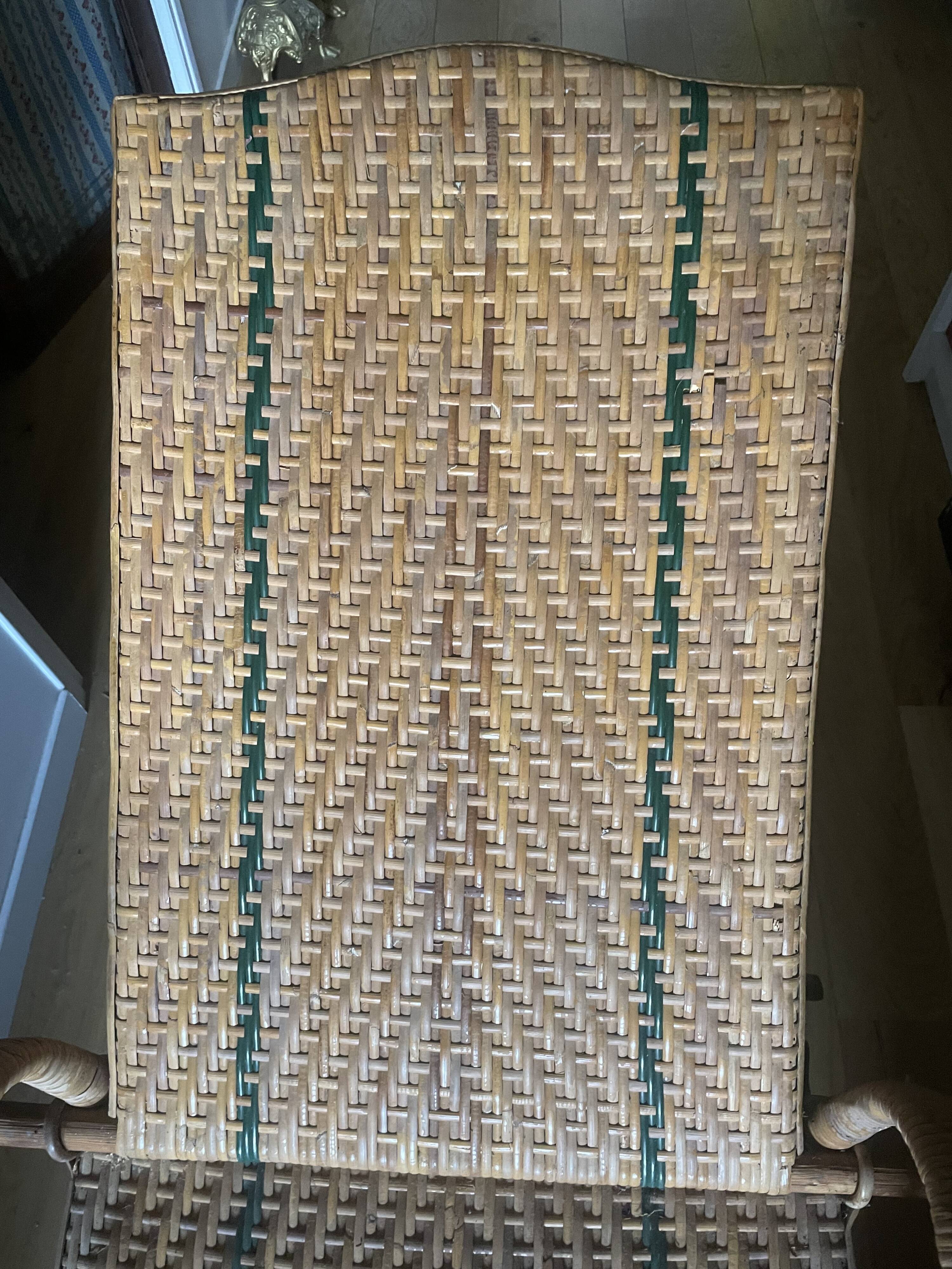 Early 20th century wicker chaise longue