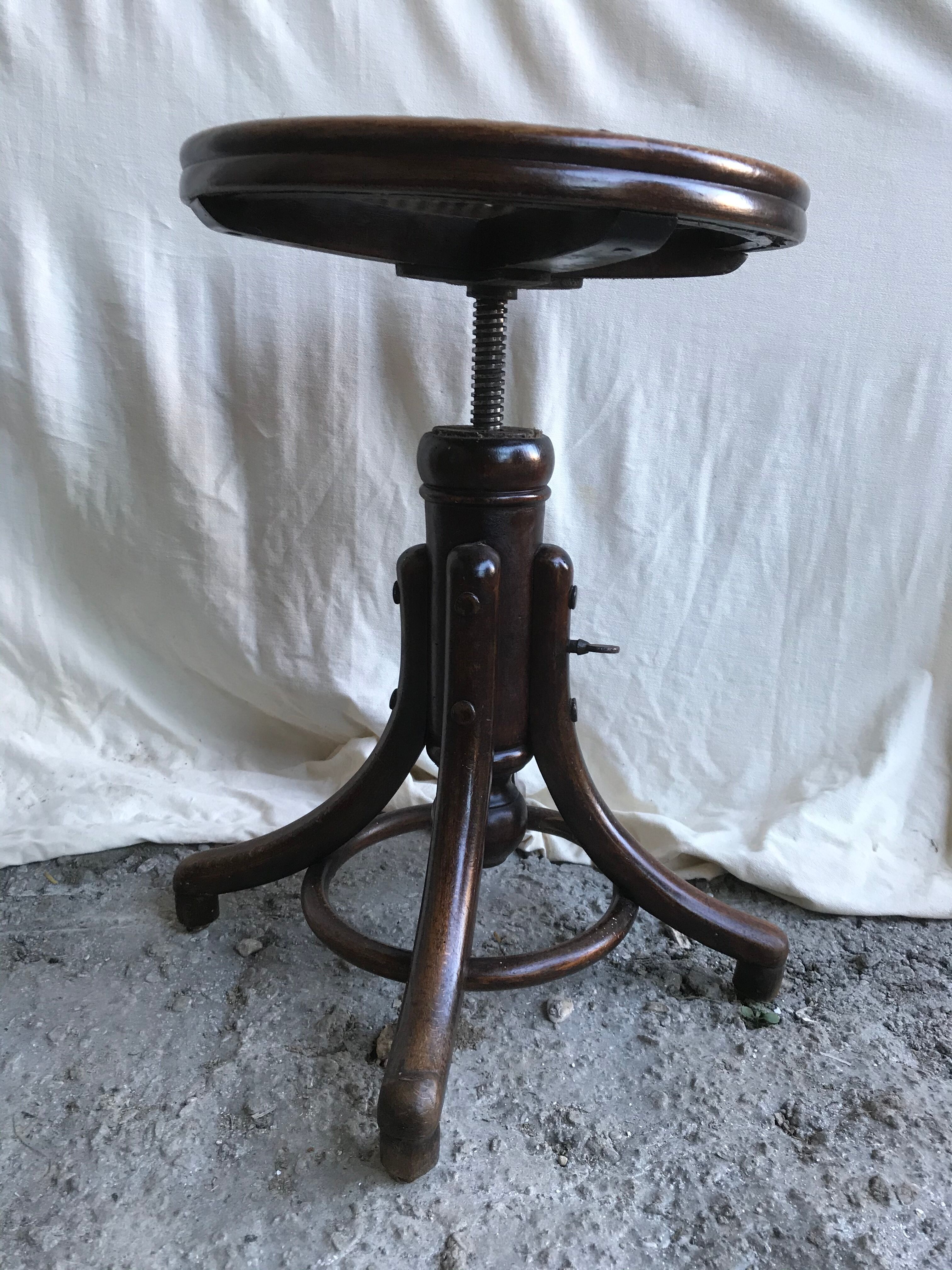 Former tabouret piano thonet by fishel wood curve assise cannée a vintage vis