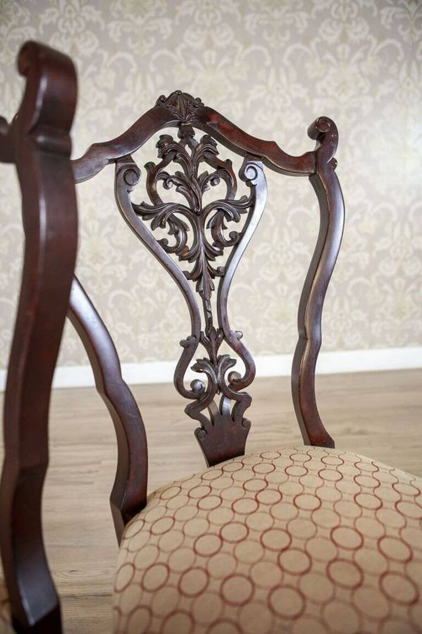 Chaises en frêne Louis XV antiques avec dossiers ajourés, ensemble de 4