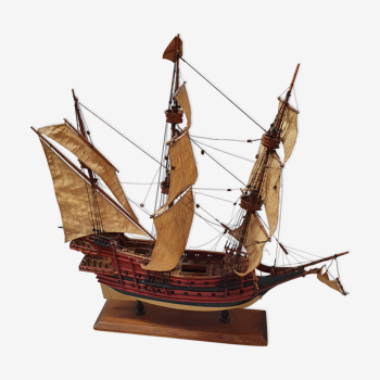 Boat model, Galion