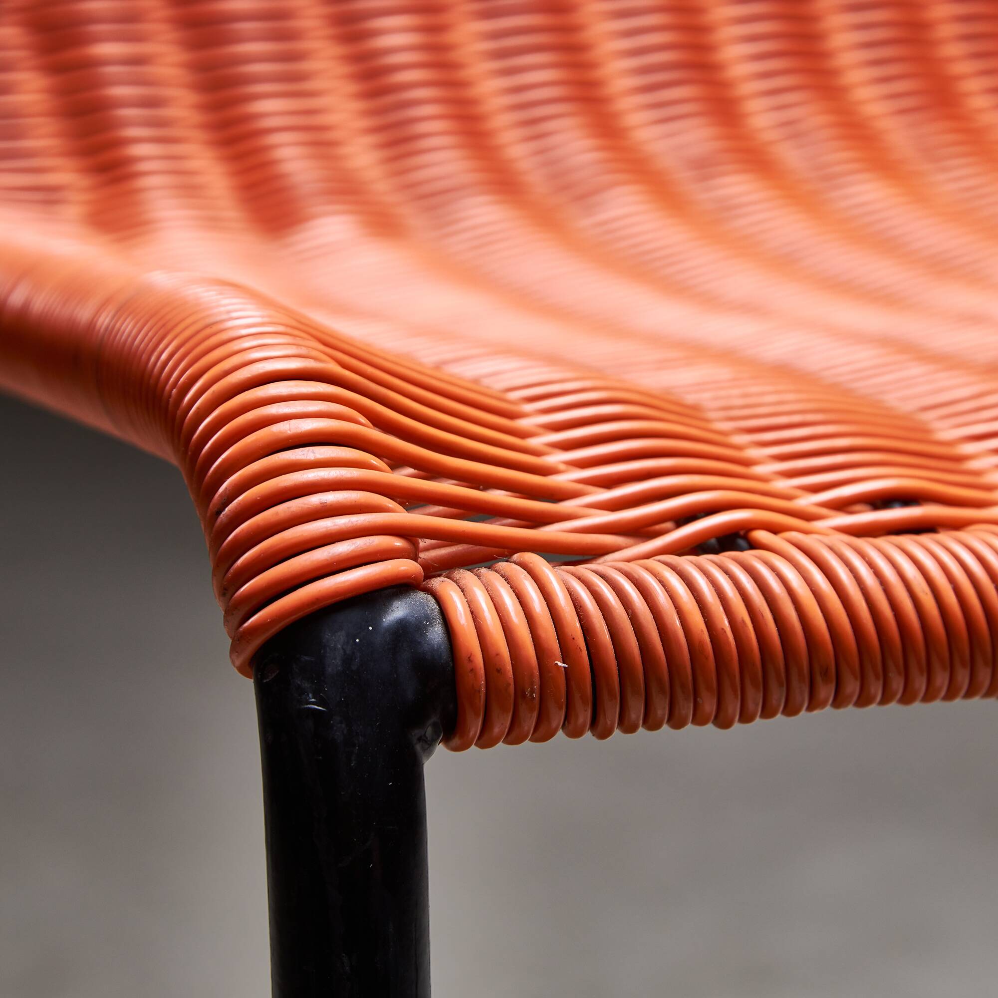 Chaises de jardin en câble plastique tressé orange