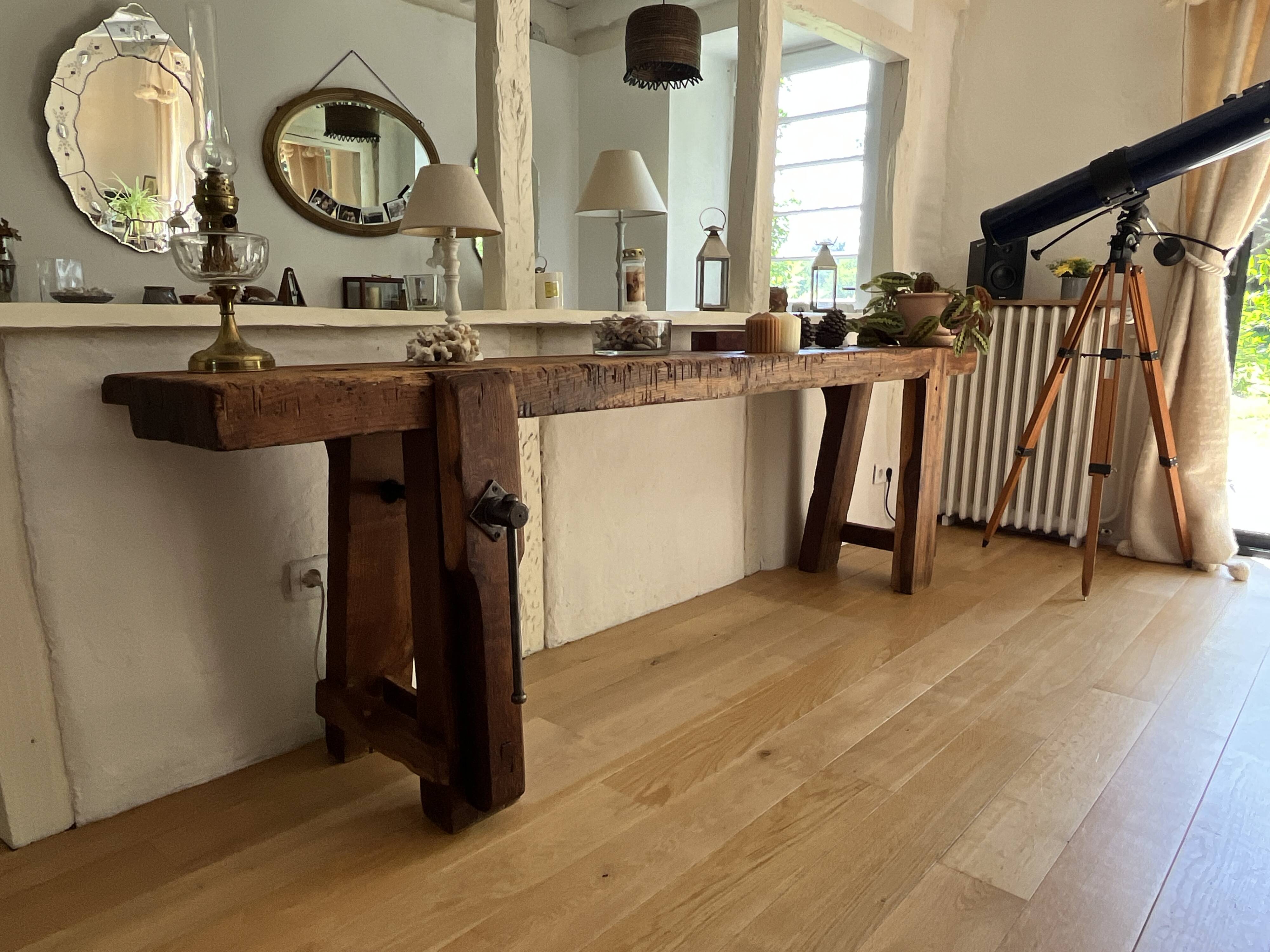Restored antique carpenter's workbench in solid oak - 245 cm