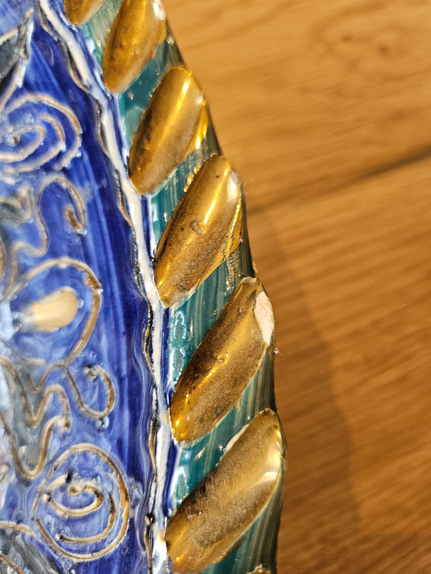authentic large decorative hollow dish in glazed ceramic from Maï