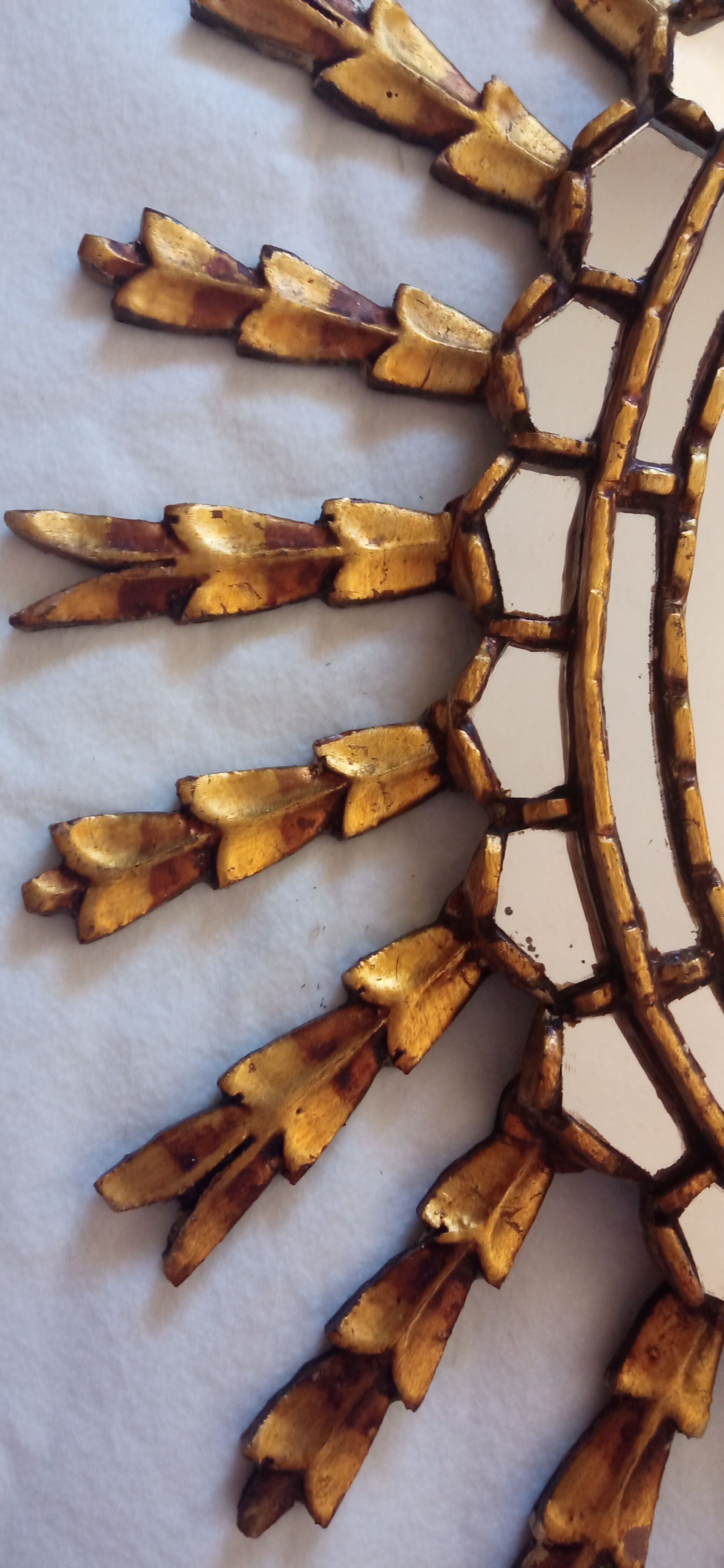 Sun mirror in gilded wood, 60x52 cm