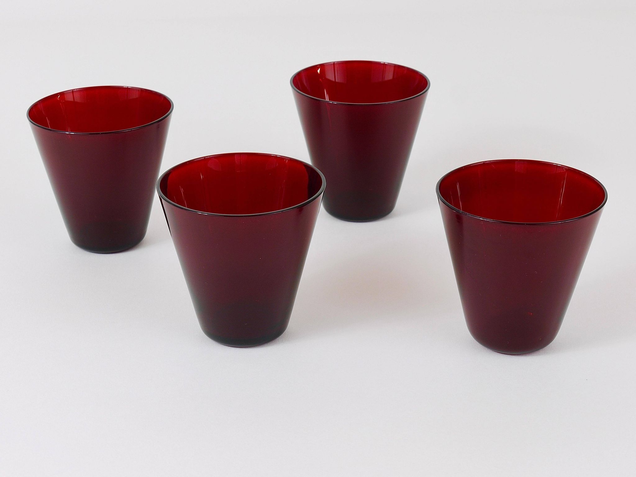 Four Kartio drinking glasses by Kaj Franck, mid-century style, from Nuutajärvi Nottsjö, Finland.