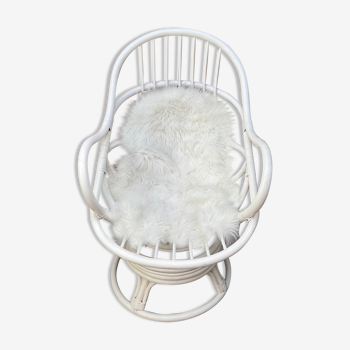 White rattan swivel chair