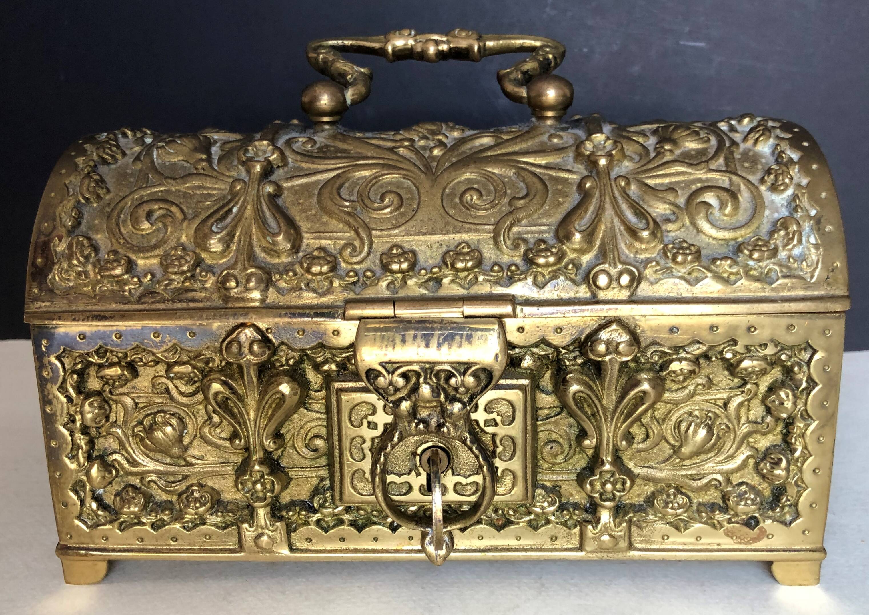 Gilded bronze jewelry chest