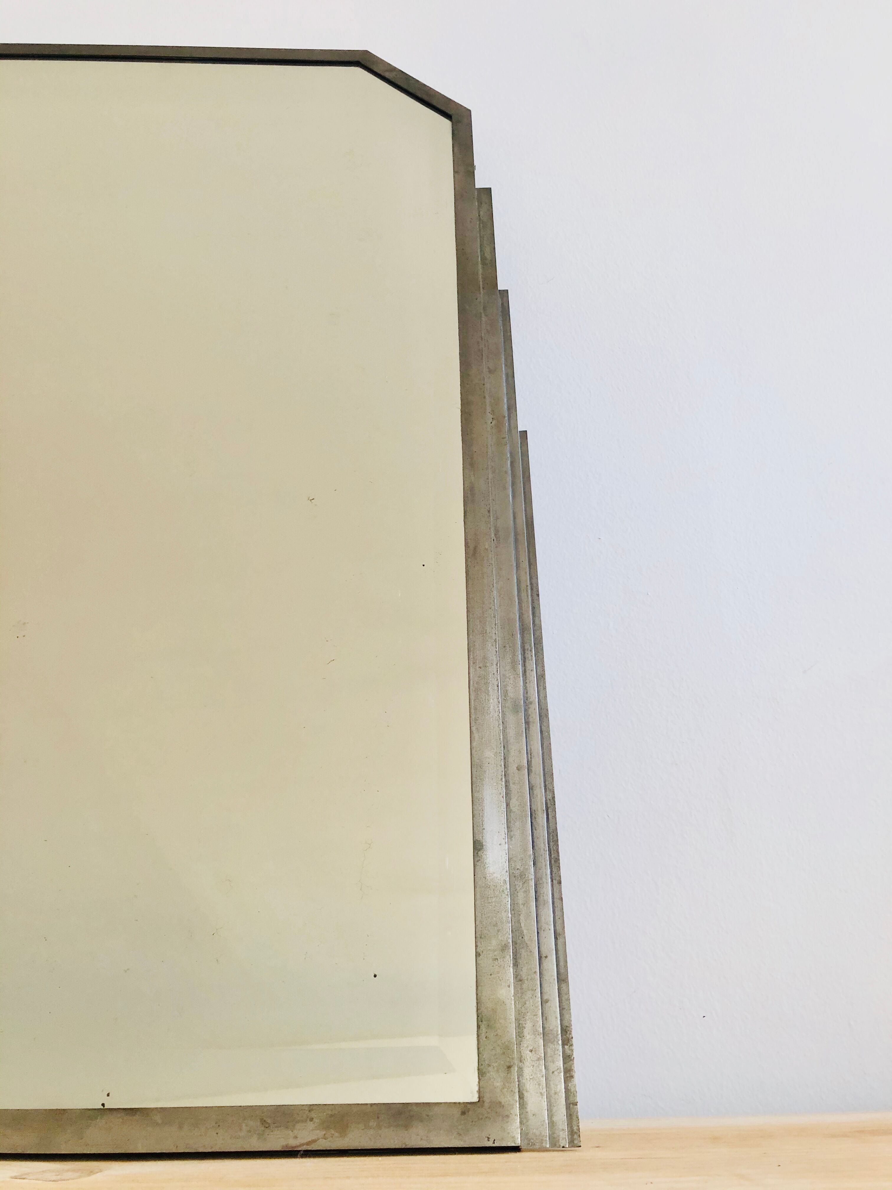 Miroir biseauté art déco métal  101 X l75 cm