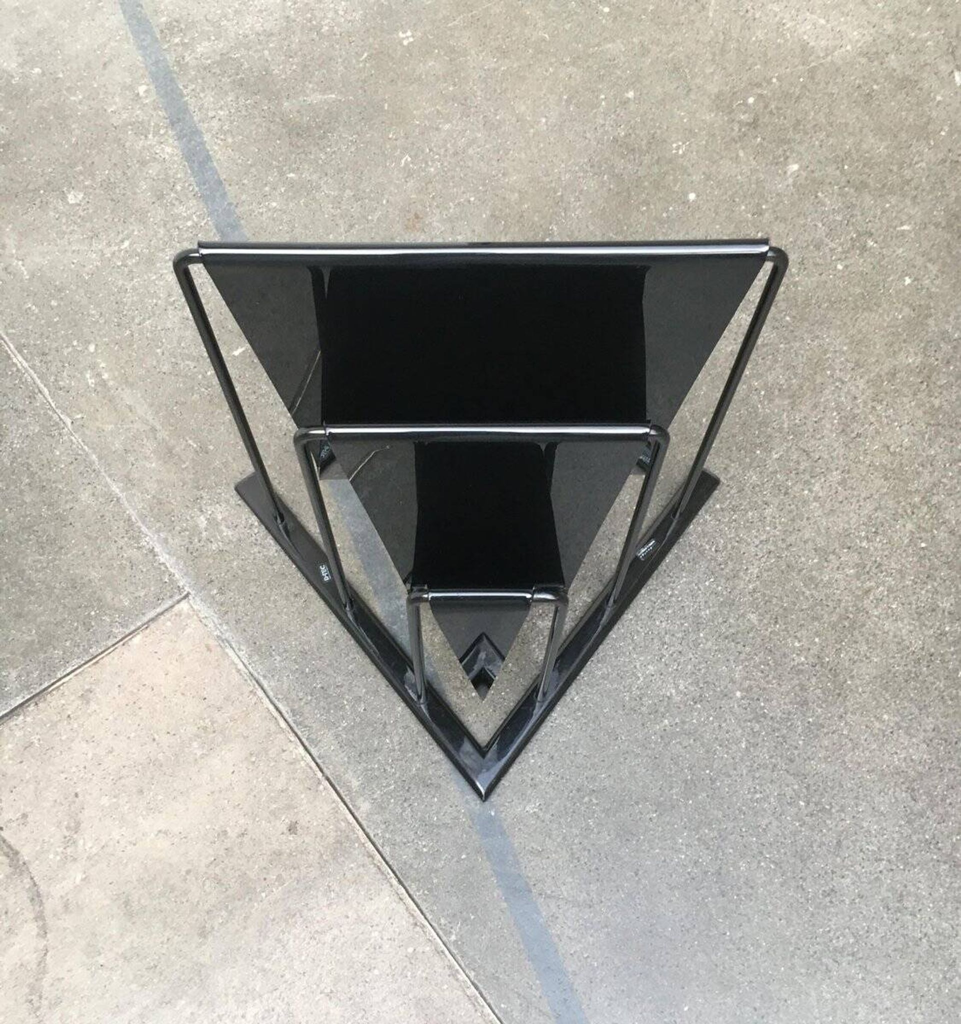 Postmodern vintage magazine rack by Markus Börgens for D-Tec, 1980s.