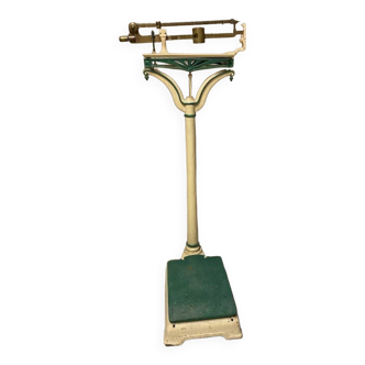 Personal scale 1900 Testut